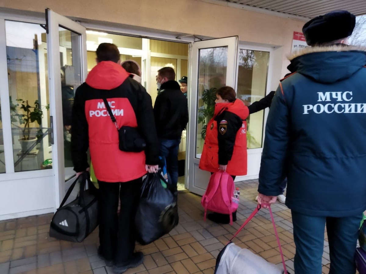 Переселенцы из Донбасса по пути в Сургут временно остановились в Минеральных Водах
