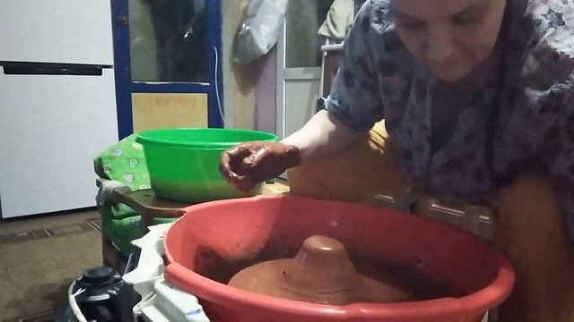 Учусь гончарному делу. Пришла посылка с красной глиной! Буду тестировать. смотреть онлайн