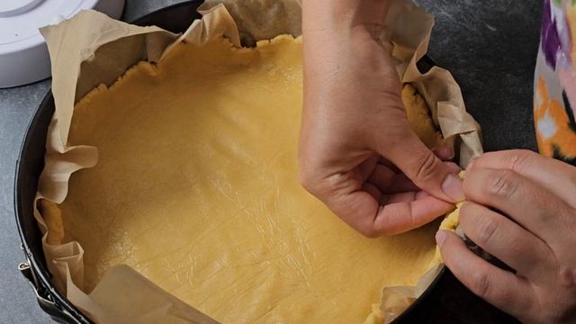 Пирог с ревенем и меренгой.
