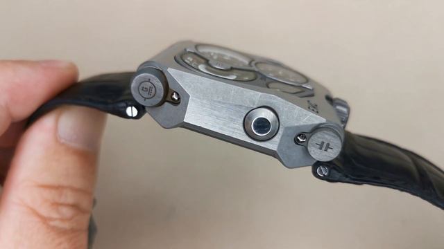 Urwerk EMC Stainless steel Titanium watch rewiev 4K