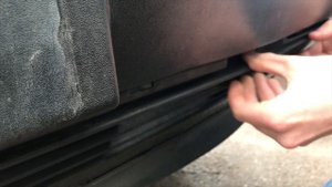 Removing Audi 100 Bumper