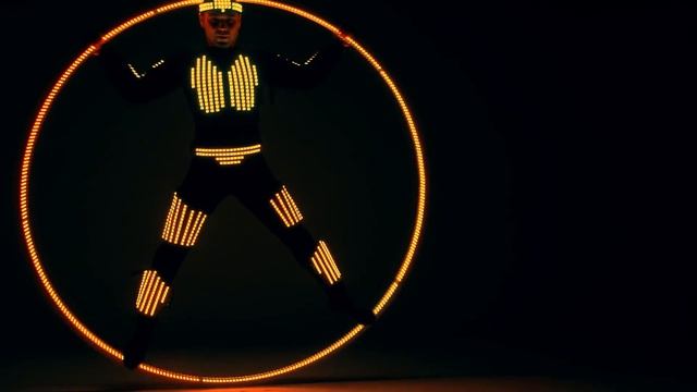 Акробат в колесе Сира - артисты на праздник, юбилей, корпоратив смотреть онлайн