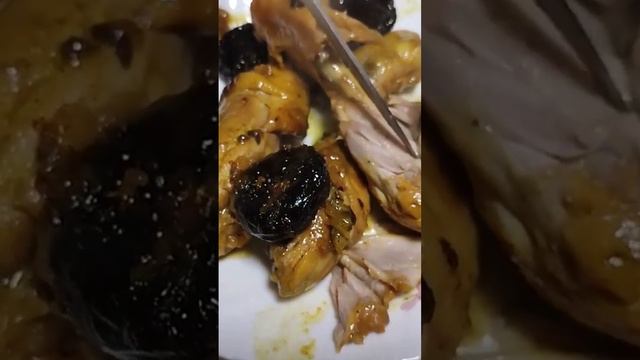 КУРИЦА НА СКОВОРОДЕ С ЛУКОМ И ЧЕРНОСЛИВОМ, ОЧЕНЬ НЕЖНАЯ И ВКУСНАЯ смотреть онлайн