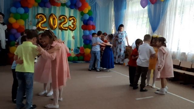 Танец "Теперь мы первоклашки" МБДОУ "Детский сад №8 "Колокольчик" смотреть онлайн