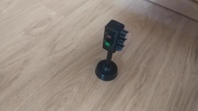 Обзор на игрушечный работающий светофор? смотреть онлайн