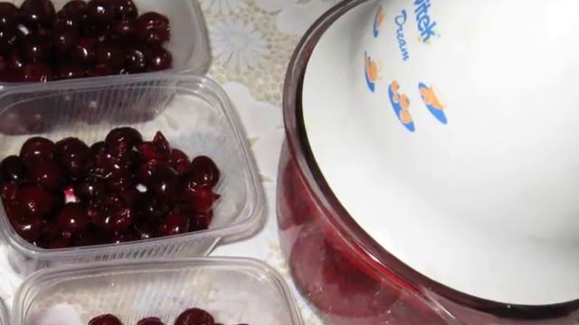 Заморозка из вишни без косточек. Быстрый способ