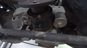 Инфинити QX56. Устраняем течь РАЗДАТКИ и меняем сальник редуктора