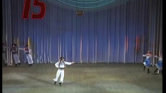 Народный ансамблю танца "Квитень", часть 1 смотреть онлайн