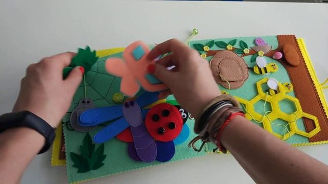Развивающая мягкая книжка из фетра для детей на заказ. Quietbook
