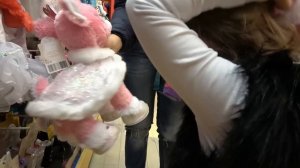 Катя и её новая игрушка с аксессуарами