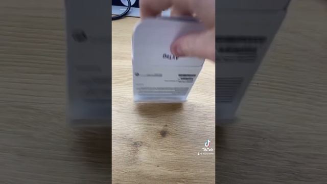 Unboxing Apple AirTag!