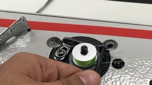 Как настроить намотку шпульки на промышленной швейной машинке.Швейный городок.ENG SUB