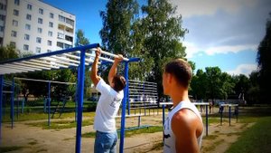 Видео уроки по Street Workout: как научиться подтягиваться и отжиматься