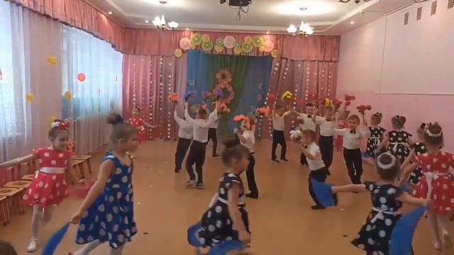 Вход на 8 марта. Старшая группа. смотреть онлайн