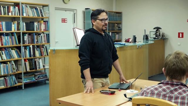 Баир Иринчеев, лекция в центральной библиотеке Нижневартовска