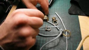 Брелок из паракорда. Пример плетения.