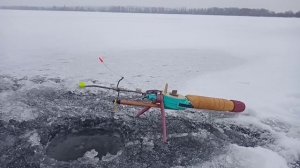 Ловля на самоподсекающуюся зимнюю удочку