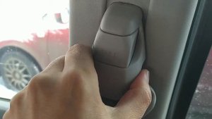 Хочешь снять ремень безопасности? Посмотри ,как это сделать не сломав фишку и защелку крышки...