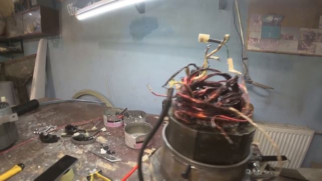 Решил проблему с неработающим бензогенератором смотреть онлайн