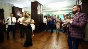 Livia Pop & Formaţia - Un trandafir creste la fereastra mea ?