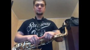 Как играть на саксофоне.