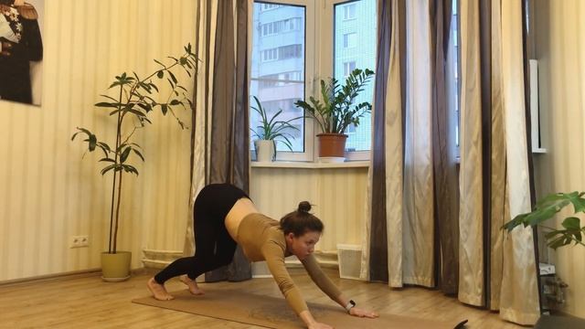 ￼ ЛЁГКАЯ ТРЕНИРОВКА на ЯГОДИЦЫ. ЙОГА ДОМА. #yoga #тренировка #дома смотреть онлайн
