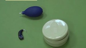 7  Чистка ушного вкладыша слухового аппарата