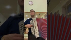 • НЕСЕ ГАЛЯ ВОДУ •                                           2 баяна