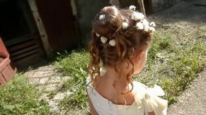 прическа на выпускной в сад