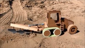 Top 10 tractors made of cardboard