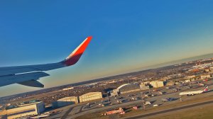 Шереметьево. Ноябрьский взлёт и набор высоты с правым креном. Airbus A320 "А. Глазунов",  "Аэрофлот"