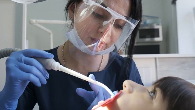 Фиксация керамической брекет-системы. Кого из ортодонтов выберете Вы? смотреть онлайн