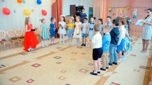 Поцелую бабушку, в розовые щёчки