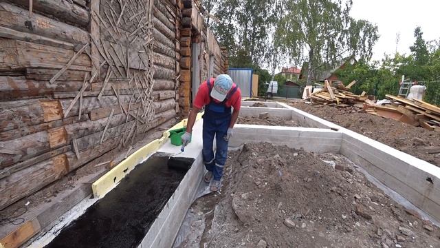 Реконструкция дома.  Как правильно сделать гидроизоляцию фундамента. Фундамент-свайный ростверк.