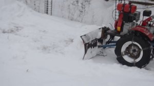 Чистка снега мотоблоком НМБ-1Н1 "Угра". Часть 2.