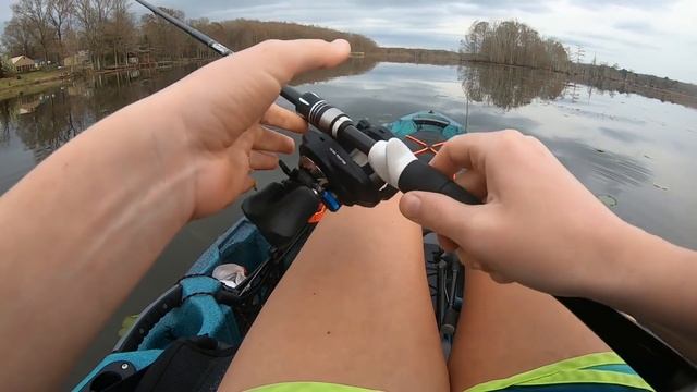 WE CAUGHT Our First BIG FISH In NEW MOTORIZED KAYAKS! (Old Town Sportsman 106 Powered By Minn Kota) смотреть онлайн