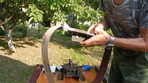 Клеим ленты для гриндера простым способом.