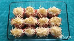 Мясные котлеты с луком, помидором, сметаной, сыром в духовке! Вкусные, сочные, необычные!