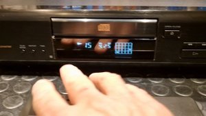 SONY CDP-XE300 cd player classic 90' high fidelity -test-