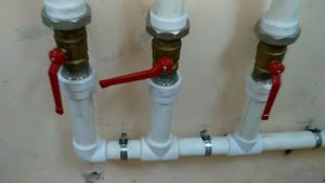 Как правильно и безопасно открыть главный кран подачи воды в многоэтажном доме.