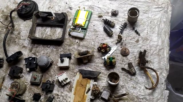 КУЧА ТЕХНИКИ В МЕТАЛЛОЛОМ! РАЗБИРАЮ ПОЧТИ ВСЕ! Сколько меди, латуни и алюминия получится достать? смотреть онлайн