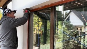 Как оформить откосы,декоративной штукатуркой #фасад #откосы #штукатурка