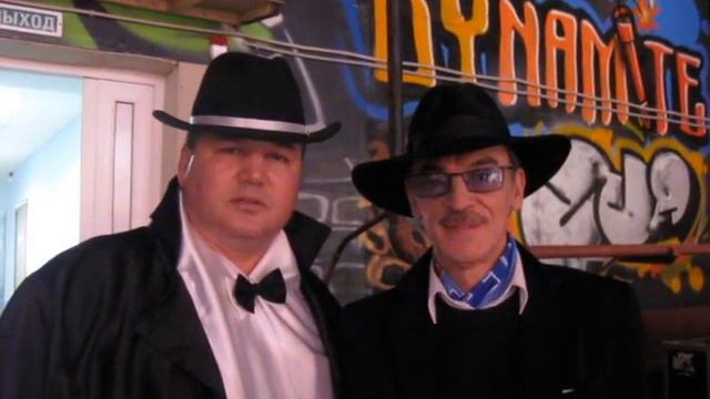 Александр Кениг фотографируется с Боярским смотреть онлайн