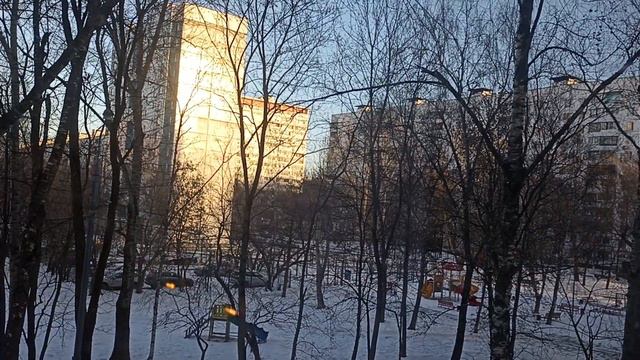 Морозный день в Москве -21°C, 2.01.2024. смотреть онлайн