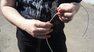 Очистка кабеля РГКМ от оплётки из стекловолокна.