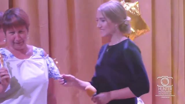 Один из лучших выпускных который снимали. Ребята все красивые и талантливые! смотреть онлайн