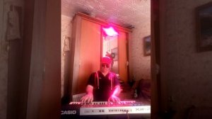 чудак человек отдай кошелек. отдай. а то уронишь.телепузик опять в депрессии.