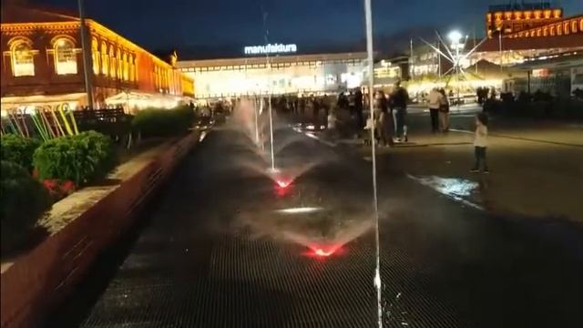 Лодзь Центр Мануфактура смотреть онлайн