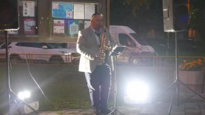 "Танцы на стёклах" ремикс - саксофонист Андрей Буряков
Выступление в сквере на День города