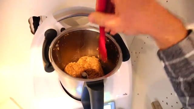 Приготовление масла из лесного ореха(фундука) смотреть онлайн